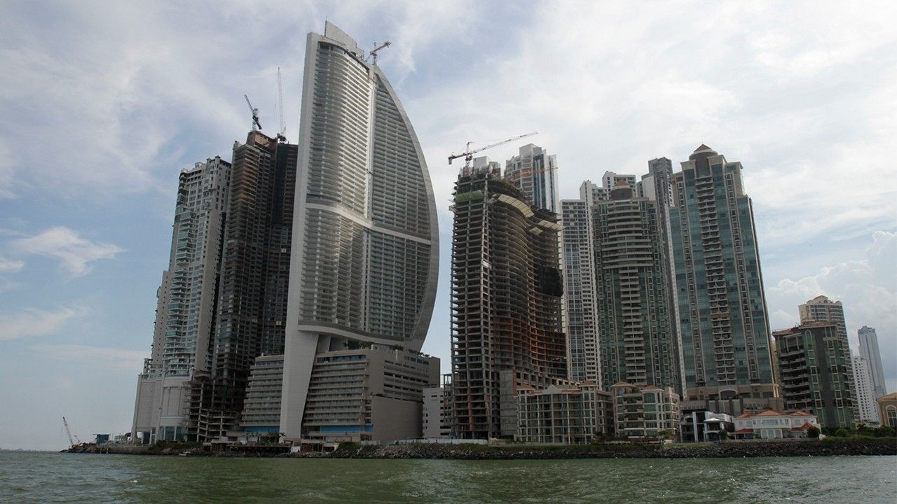 Panama Trump hotel owner trying to evict Trump Organization officials