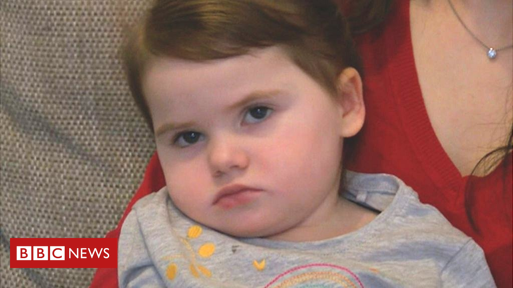 Rett syndrome: Woman fundraises for three-year-old daughter