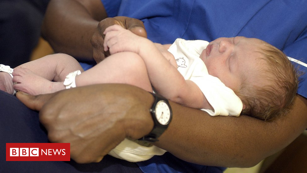 NHS: Over 3,000 more midwifery training places offered