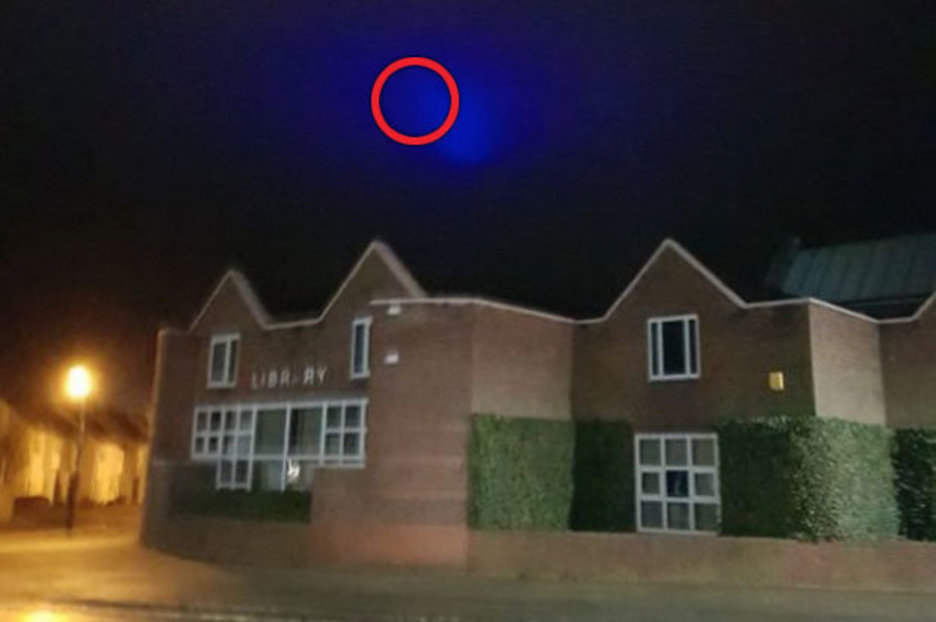 Space: ‘Alien blue eyes’ spotted travelling across UK night sky
