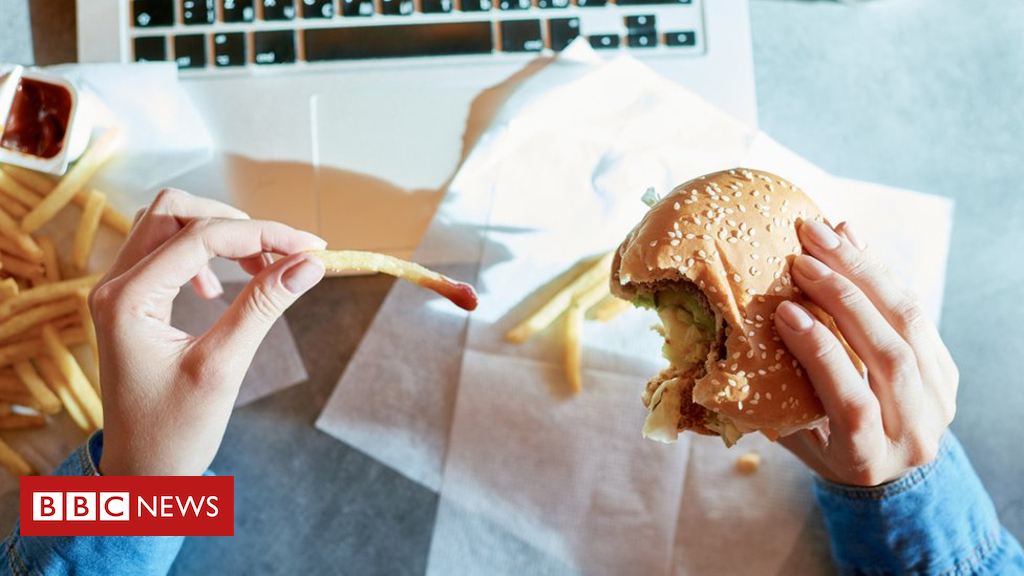 Regular fast food eating linked to fertility issues in women