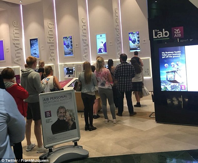 Payment chaos as Visa system crashes across Britain