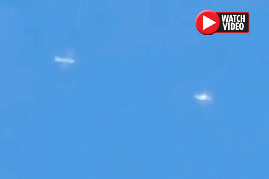 Alien news: Plane filmed ‘chasing flying saucer’ before DISAPPEARING