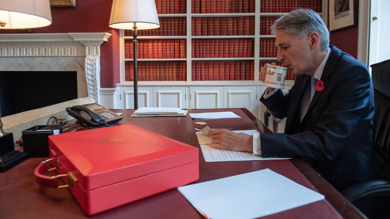 Chancellor Philip Hammond facing ‘particularly treacherous’ budget