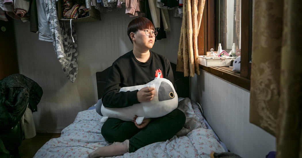 South Korea Loves Plastic Surgery and Makeup. Some Women Want to Change That.