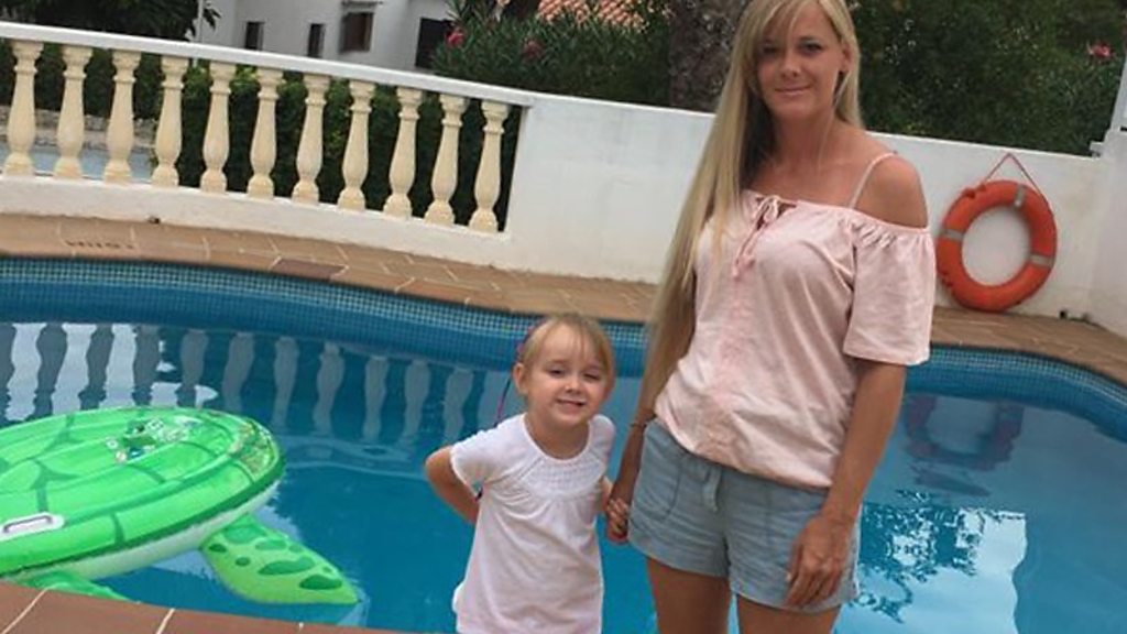 Girl, 4, saves mum with 999 ambulance call