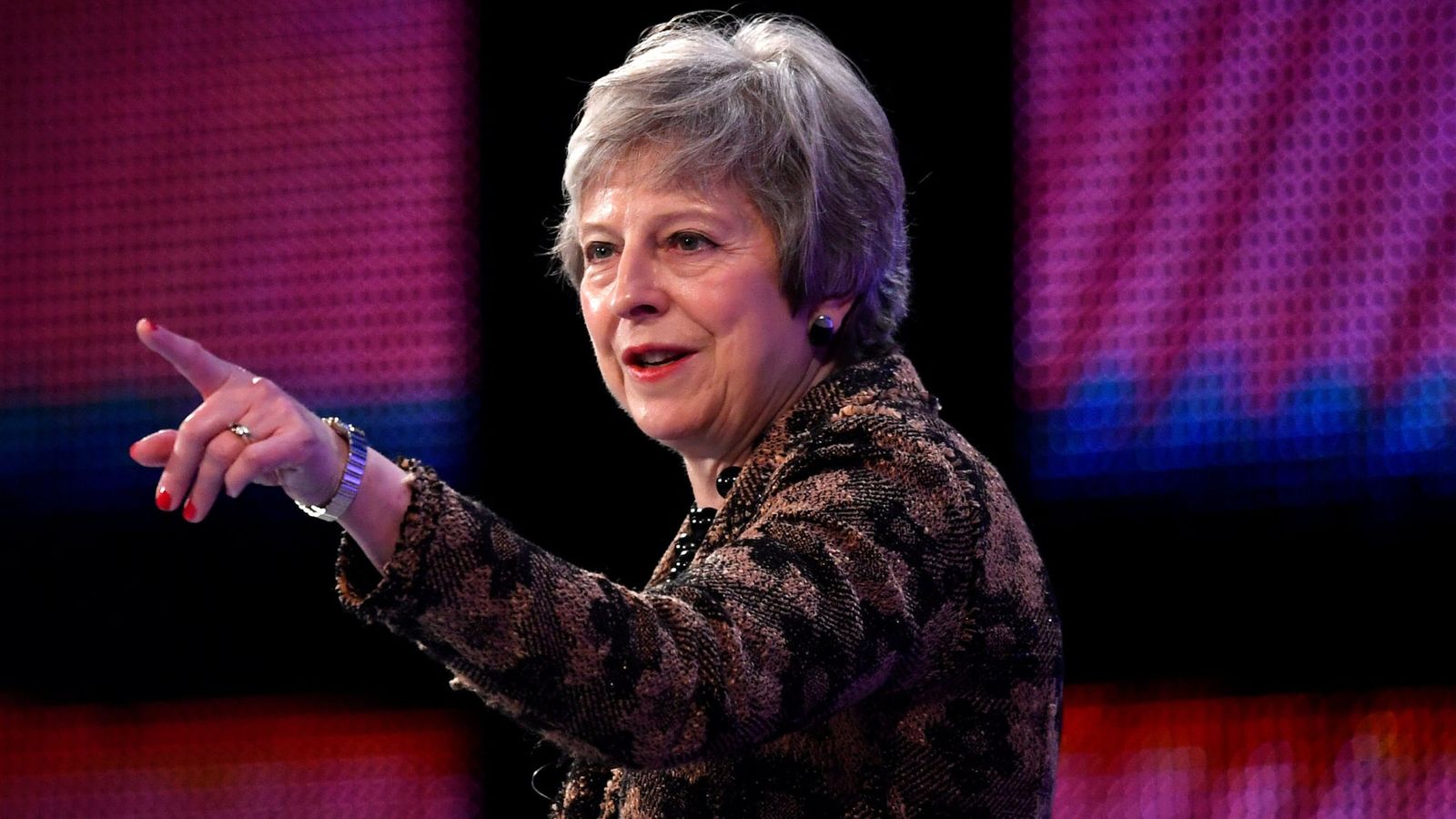 DUP abstains from crucial vote in ‘warning shot’ at May as PM vows to deliver Brexit