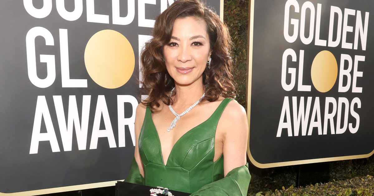 Michelle Yeoh Rocks ‘Crazy Rich Asians’ Iconic Emerald Ring At Golden Globes