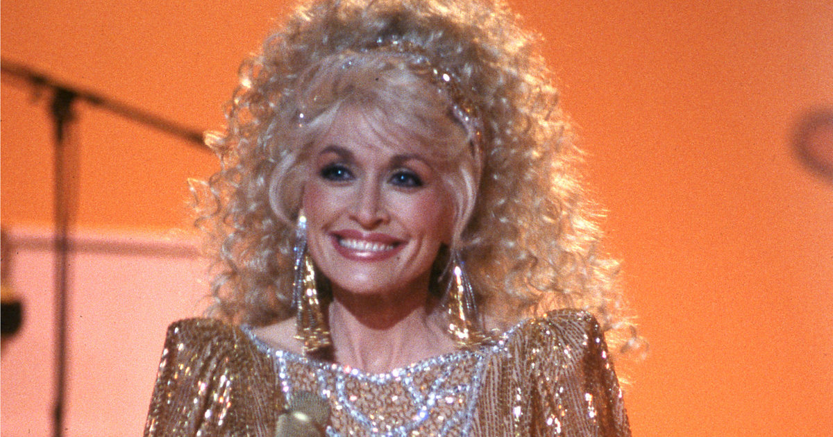 Dolly Parton’s Legendary Style Through The Years, Seen In 50 Photos