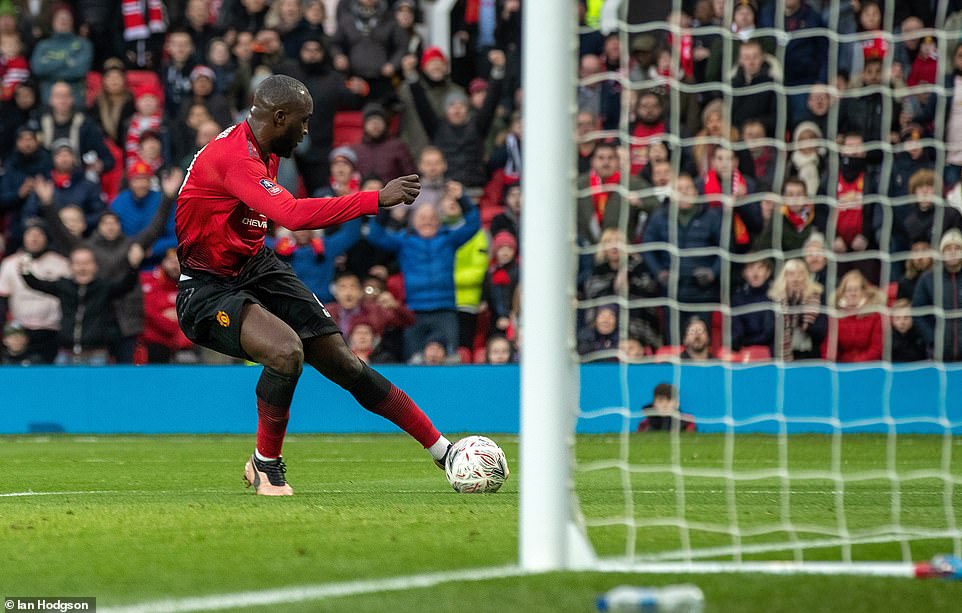 Manchester United 2-0 Reading: Mata and Lukaku secure FA Cup win
