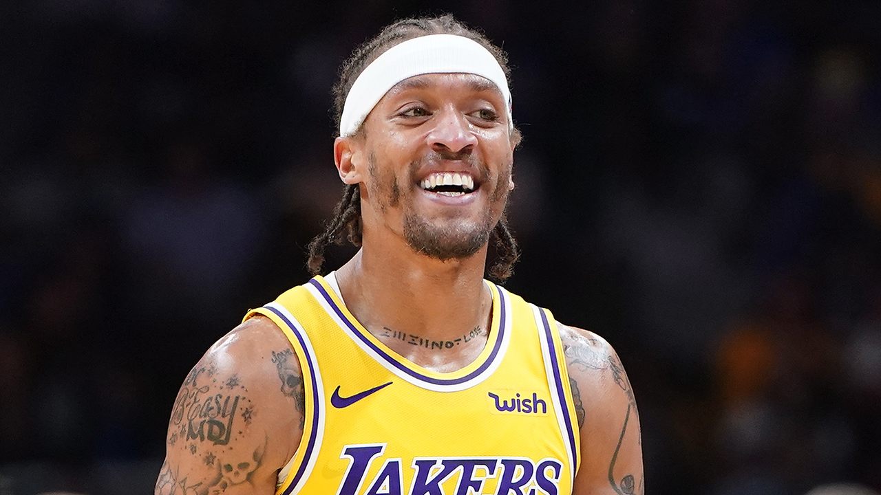 Los Angeles Lakers’ Michael Beasley attempts to enter game with wrong shorts