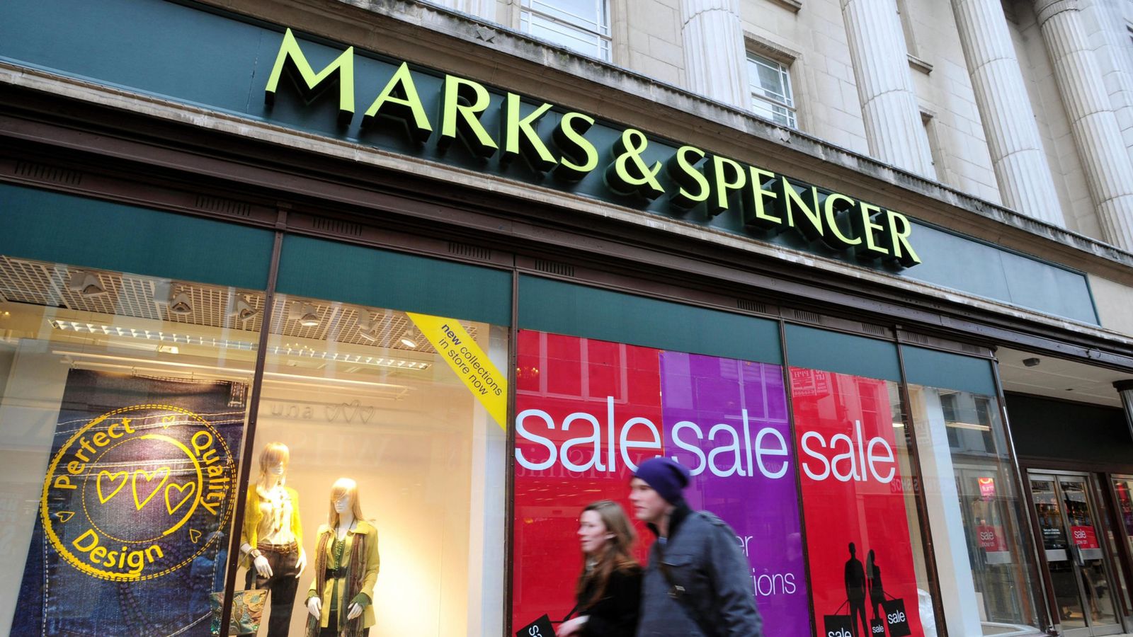 Marks & Spencer to close 17 stores