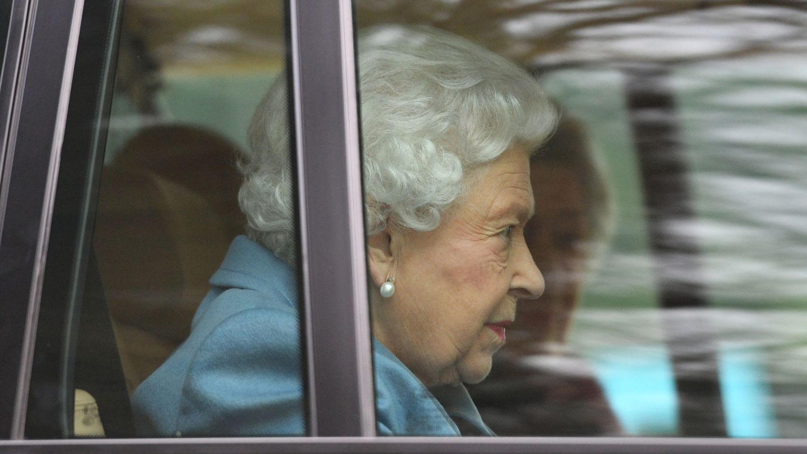 Britons back the Queen over ‘come together’ message amid Brexit crisis – Sky Data poll | Politics News