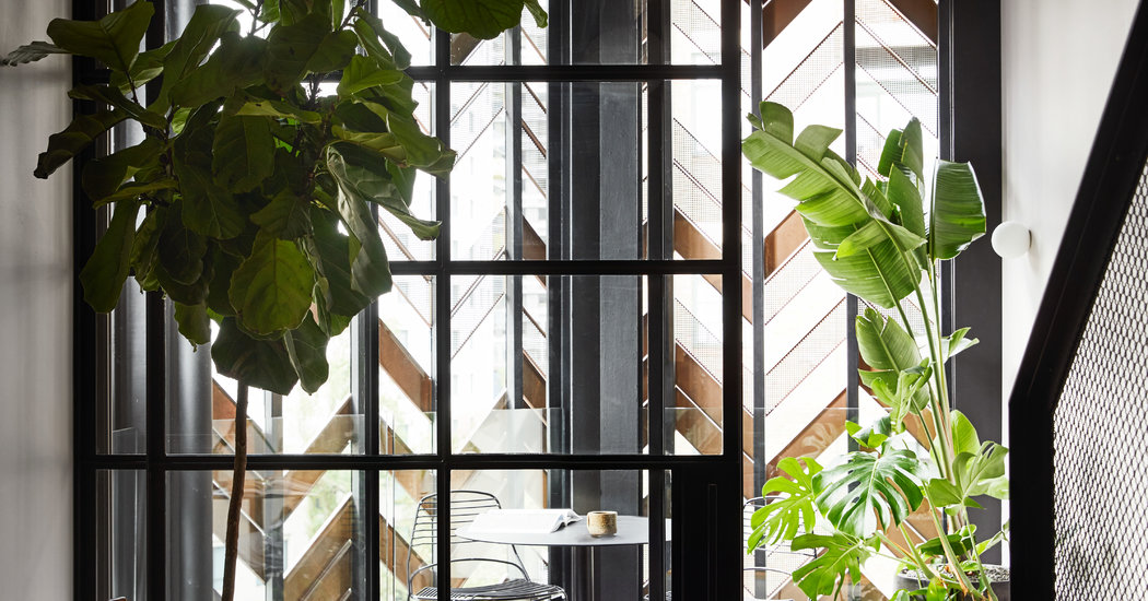 Hotel Review: Paramount House Hotel, Sydney