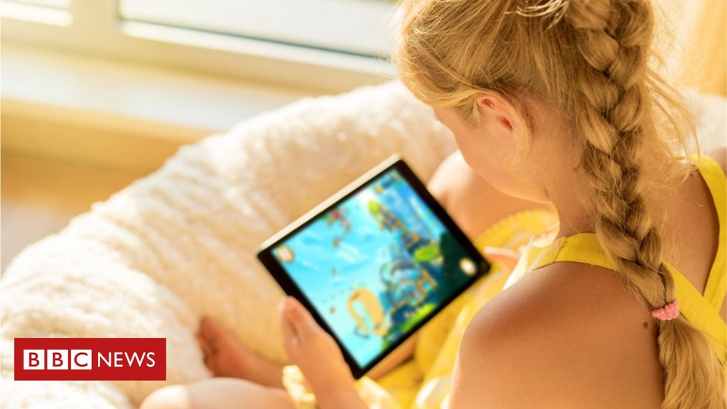 Children and electronic devices – how to keep young people safe