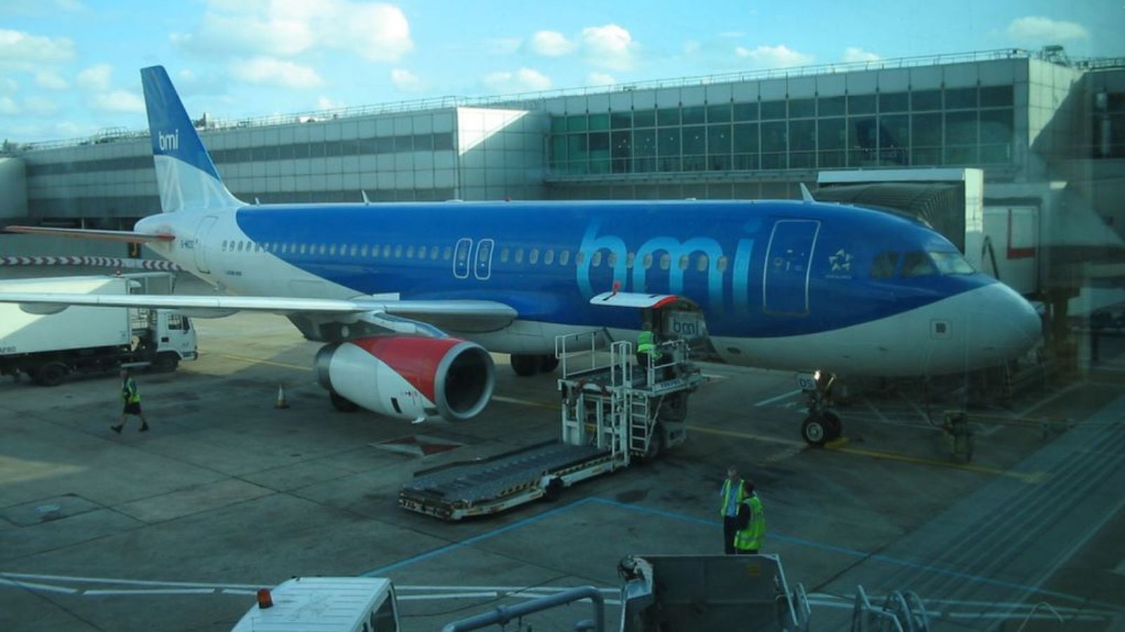 Flybmi goes into administration – all flights cancelled | Business News