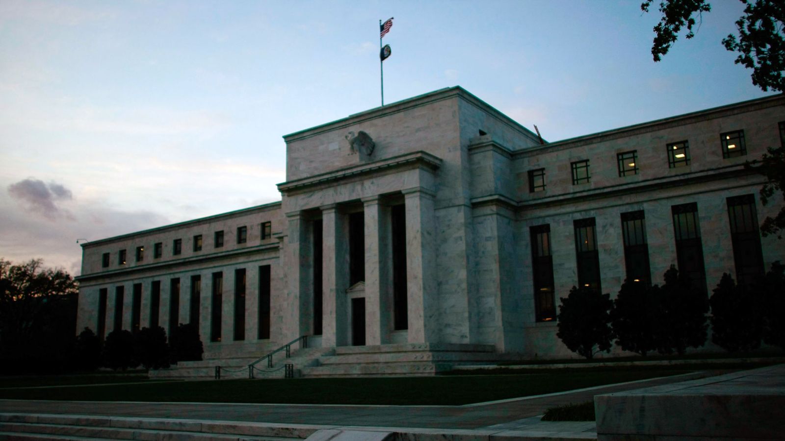Fed sees no US interest rate rise this year as economy slows | Business News
