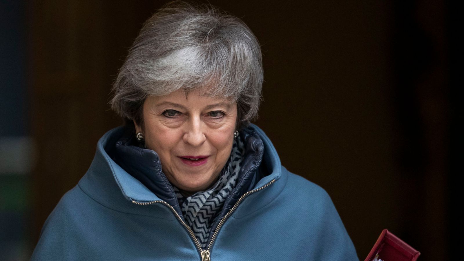 Theresa May ‘flying to Strasbourg’ for last-ditch Brexit talks | Politics News