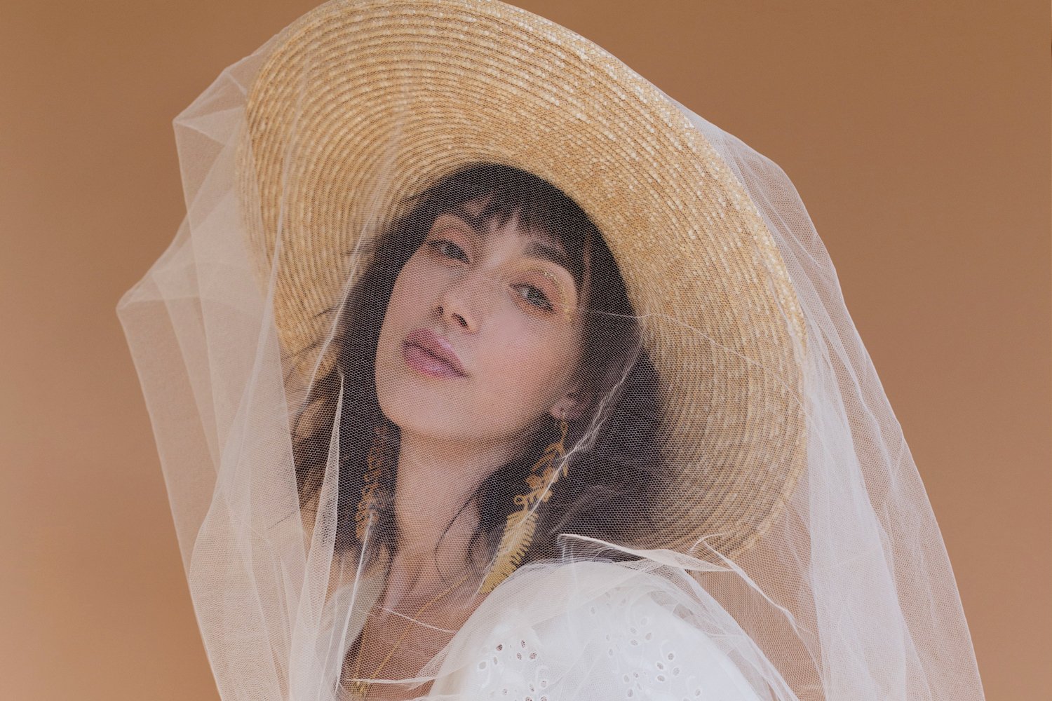 Bridal hats: a chic and modern alternative to a wedding veil