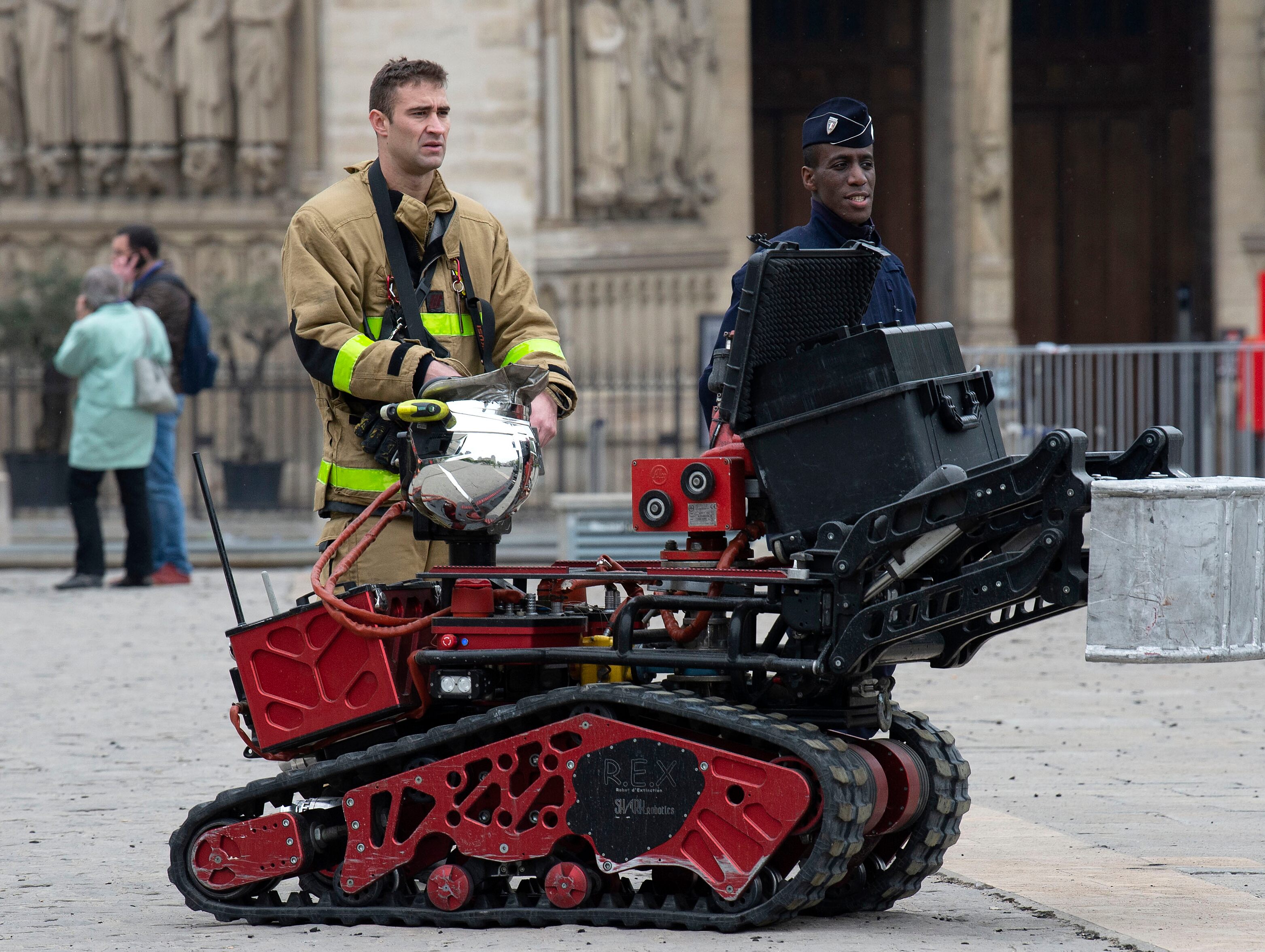 Notre Dame Cathedral kept standing amid fire with giant robot ‘Colossus’