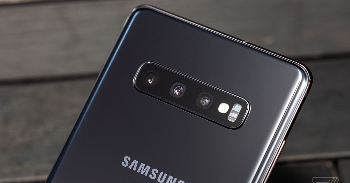 Samsung says Galaxy S10 sold better than the company’s plummeting profit suggests