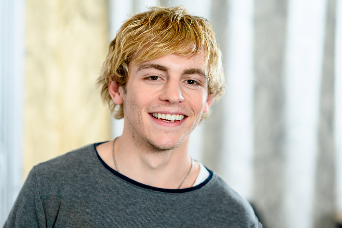 Who is Ross Lynch and why is he suddenly blowing up Twitter?