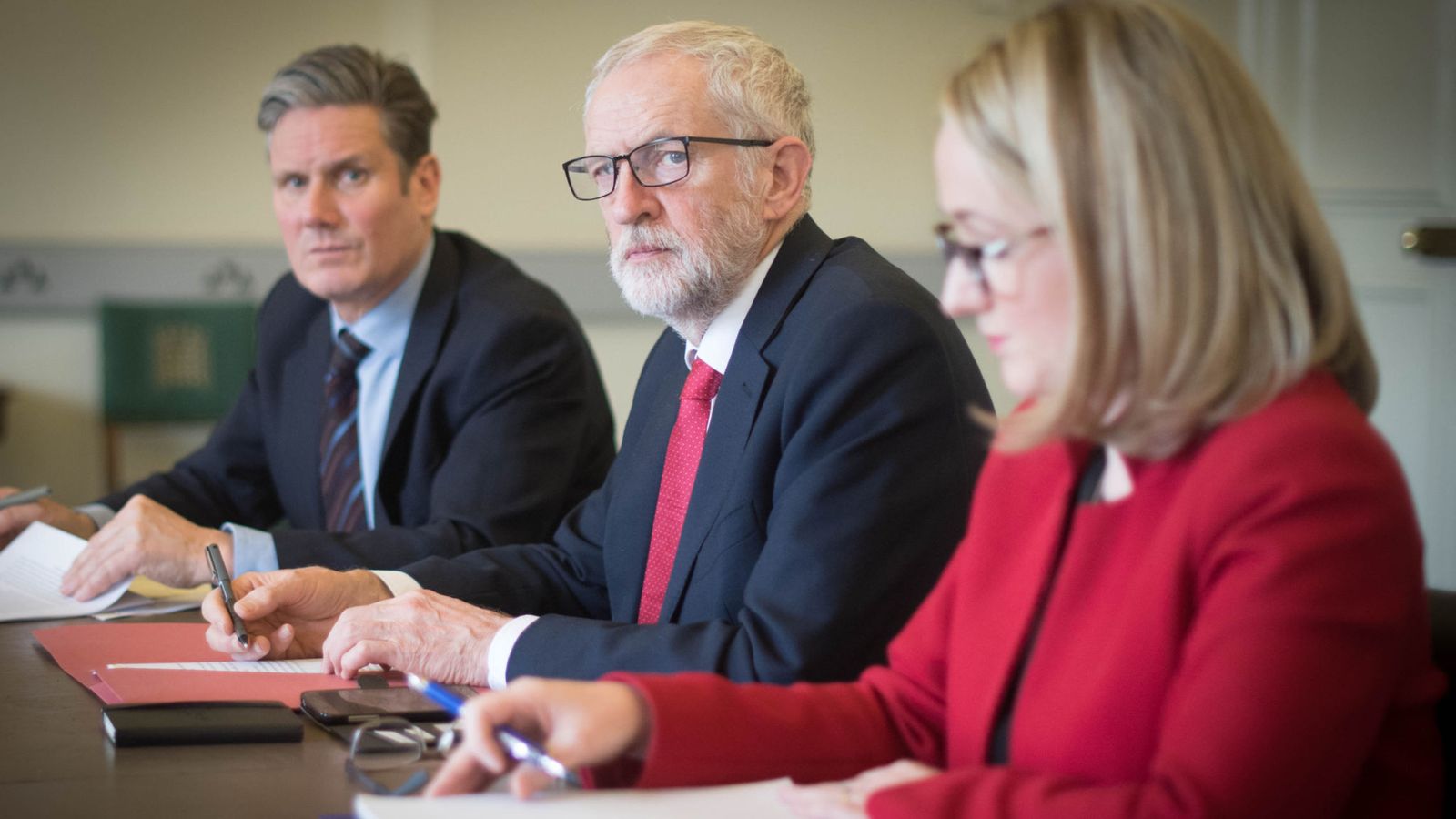 Labour MPs warn Jeremy Corbyn against supporting a second Brexit referendum | Politics News