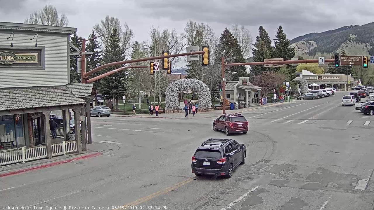 Jackson Hole Wyoming USA Town Square Live Cam – SeeJH.com