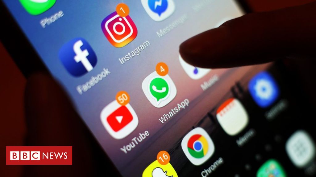 Social media: Senior police officer calls for boycott over abuse images