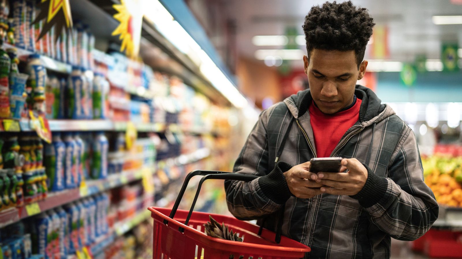 Costly phone call! Distracted shoppers spend more in supermarkets | UK News