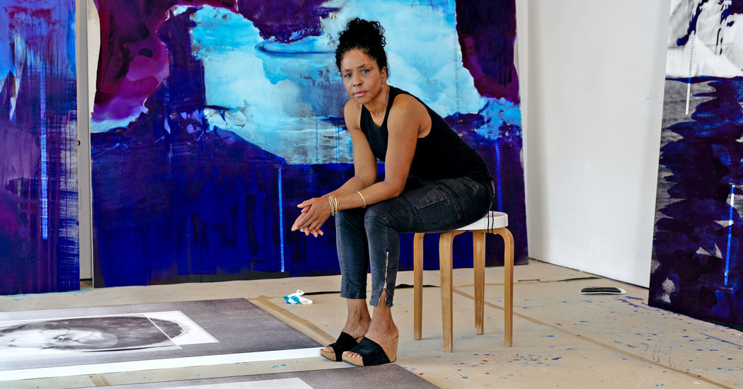 Lorna Simpson Embraces the Blues