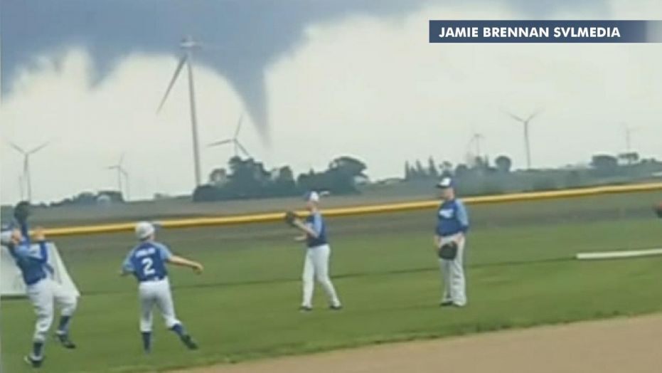 Stunning video shows Iowa Little Leaguers warming up for game as tornado approaches