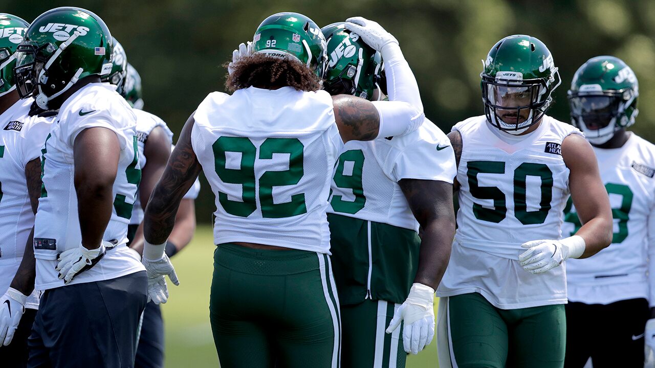 New York Jets prove they should stick to their day jobs with team golf outing