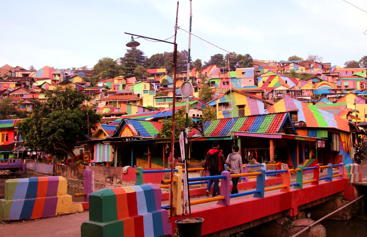 How a lick of paint turned the slums of Kampung Pelangi, Indonesia into an Instagrammers hot spot