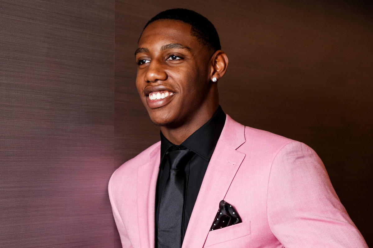 RJ Barrett’s turning heads in his bright pink NBA draft suit