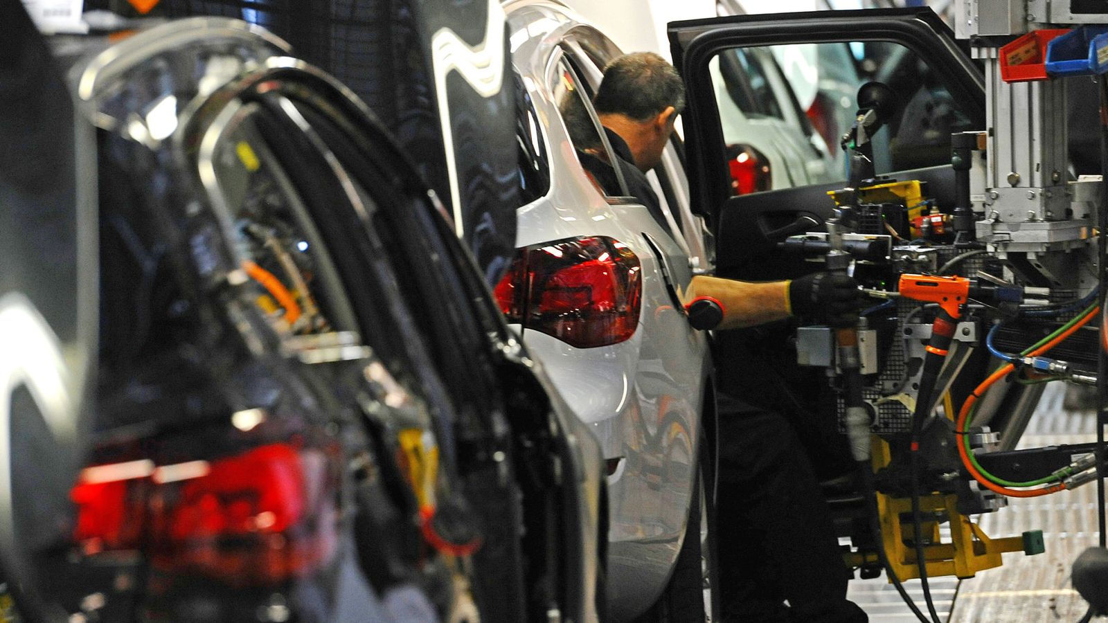 Vauxhall owner PSA renews Brexit threat to Ellesmere Port | Business News