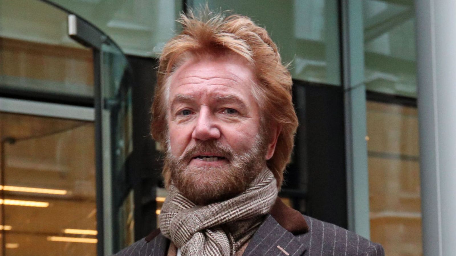 Noel Edmonds agrees deal with Lloyds over bank fraud case | UK News