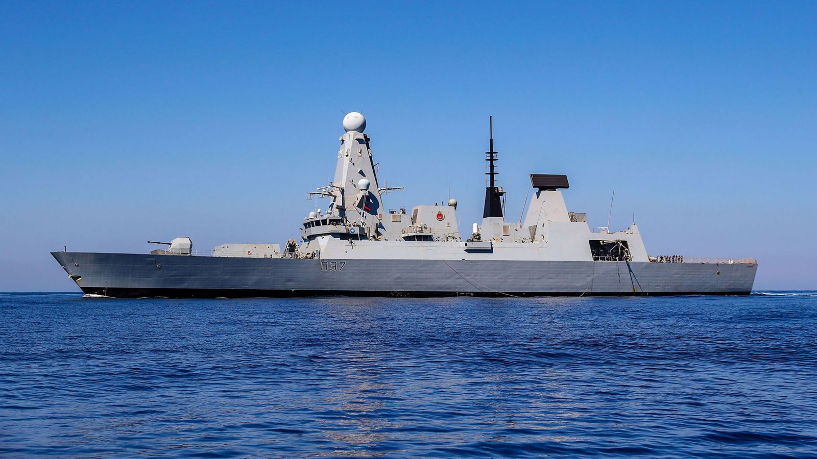 HMS Duncan arrives in Gulf to protect commercial ships from Iran | UK News