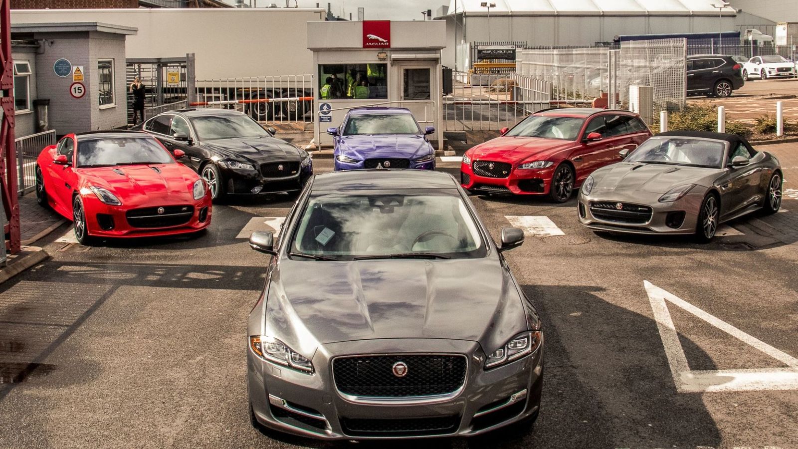 Jaguar Land Rover is expecting a Brexit deal after electric car announcement | Business News