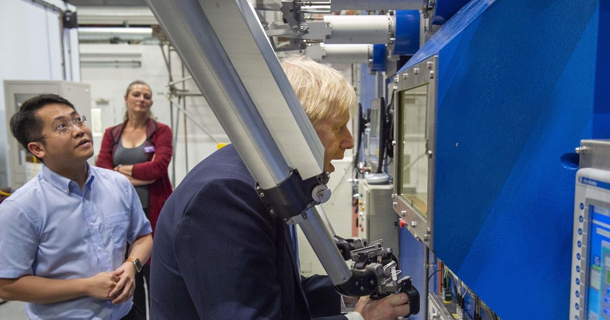 Post-Brexit immigration shake-up will see fast-track visa route for scientists