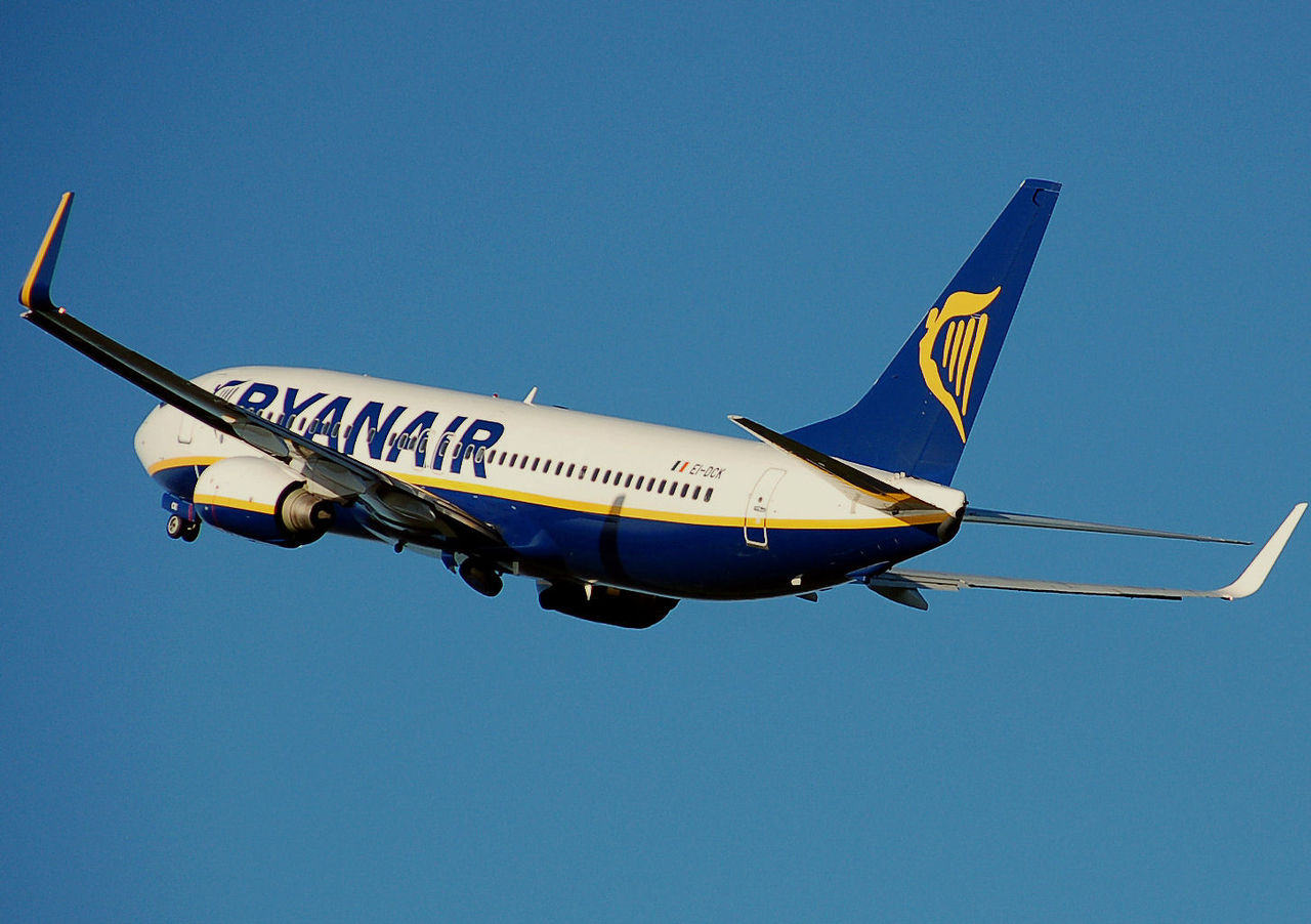 Ryanair pilots vote to strike