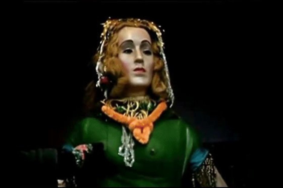 Amazing throwback video shows sex robots of the 1940s