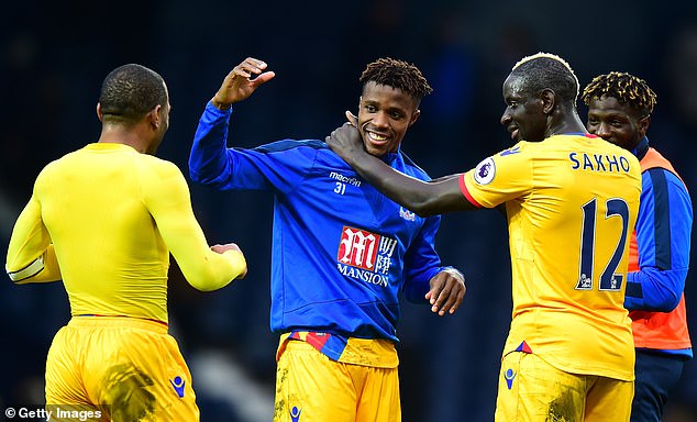 Wilfried Zaha ‘agrees to Crystal Palace truce after players meeting organised by Mamadou Sakho’
