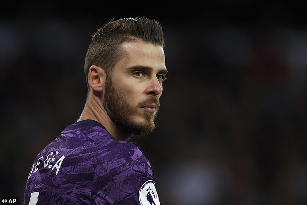 Manchester United news: Manchester United may have to wait until January for De Gea to sign deal