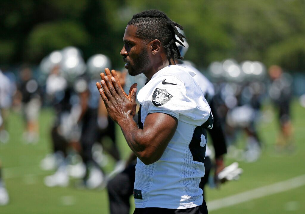 Raiders’ Antonio Brown threatens to quit football over new helmet: reports