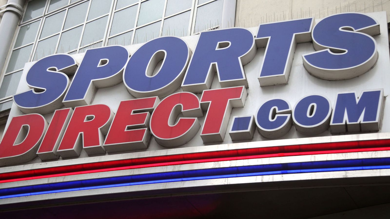 Sports Direct shares plunge as auditor quits | Business News
