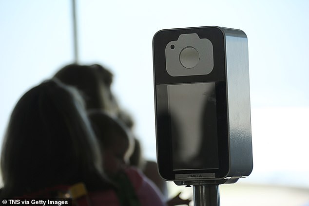 Delta to begin using facial recognition cameras at an LAX