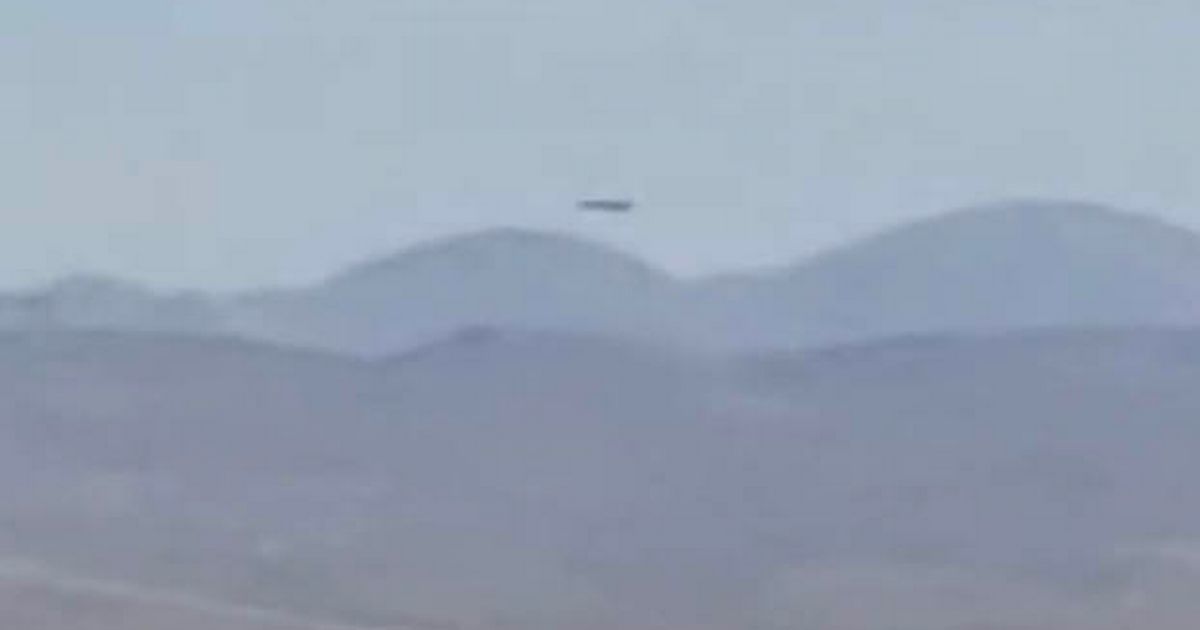 Snake-like UFO returns to California as YouTuber films strange object on horizon