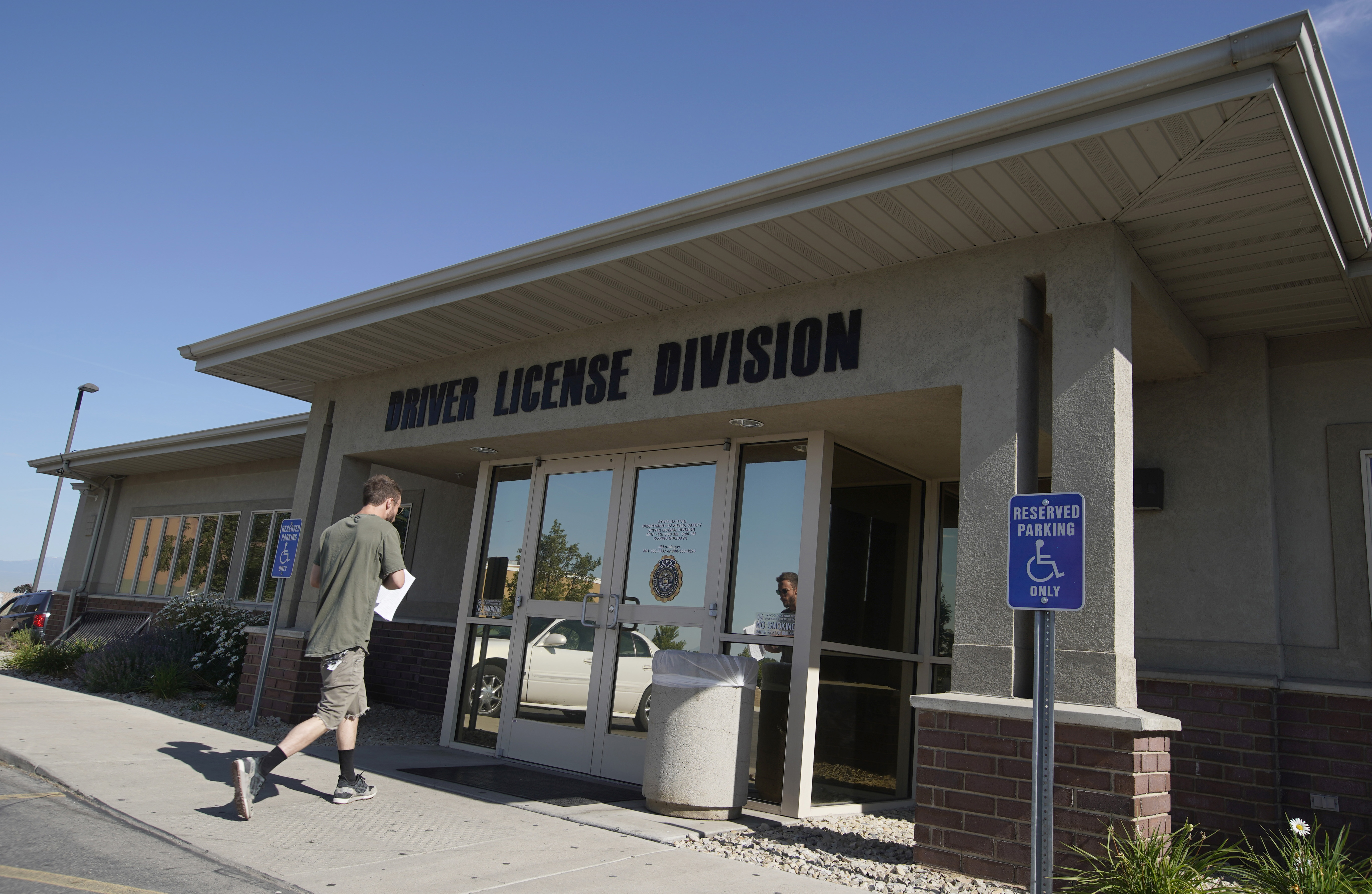 Motor vehicle depts. are selling your data and making millions, documents reportedly reveal