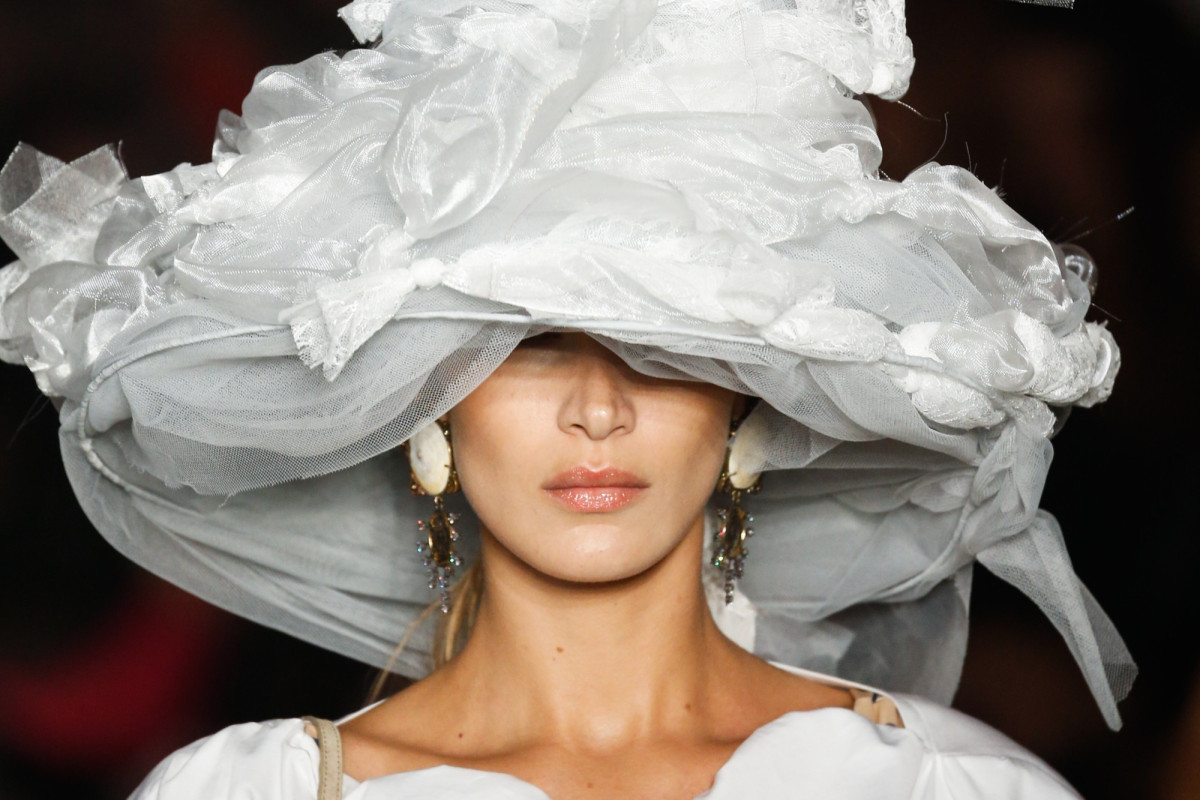 Bella Hadid was a dream in Vivienne Westwood